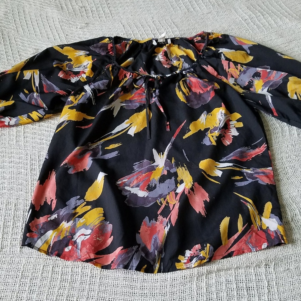 Ann Taylor LOFT Gray Blouse with Keyhole Bow